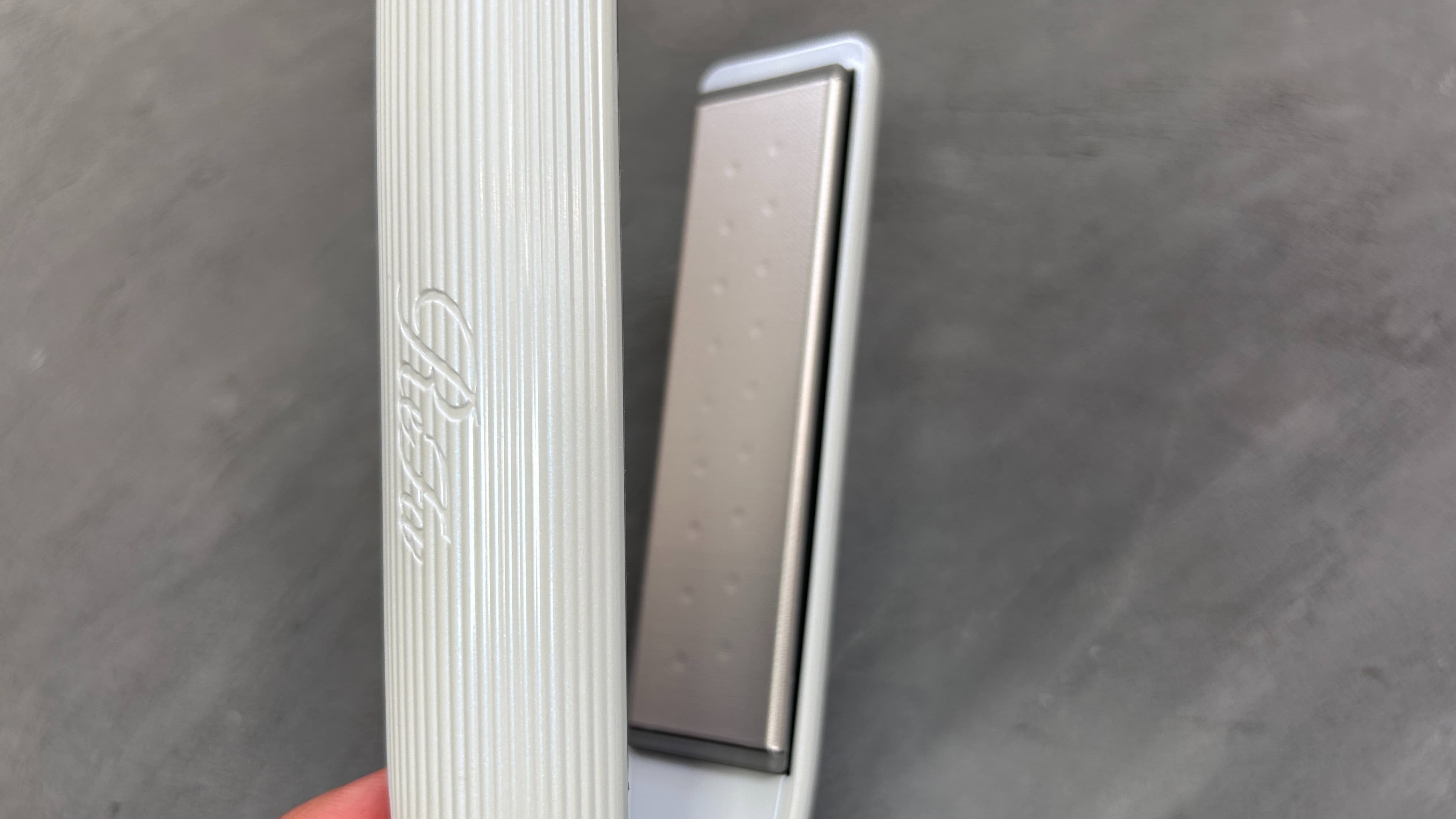 リファストレートアイロンプロのプレート